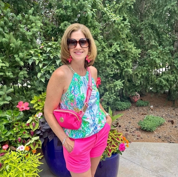 Lilly Pulitzer Vibrant Pink Chic and Casual Shorts for Women - Picture 8 of 9